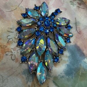 Vintage Albert Weiss Iridescent and Blue Crystal Floral Cluster Brooch